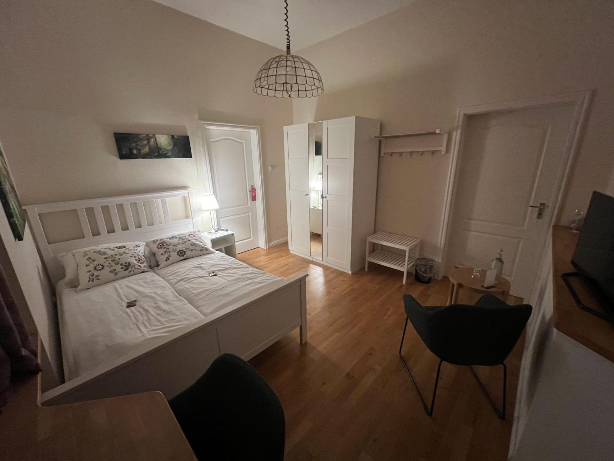 Landhaus Tewel Hotel Mit Restaurant Buitenkant foto